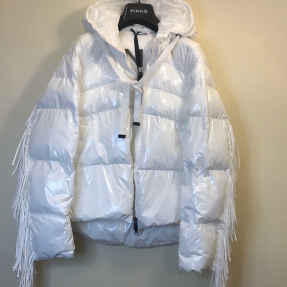 Pinko Jackets & Blazers - PINKO WHITE PUFFER_size 42 (US 6)_NWT
